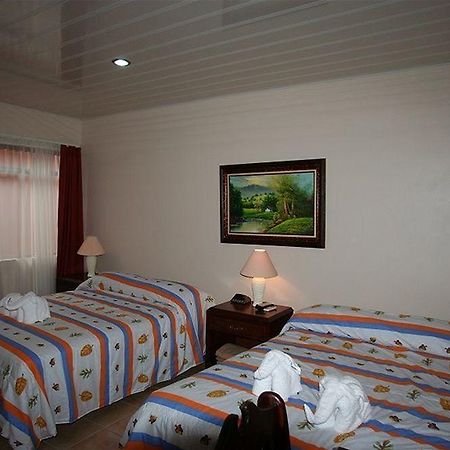 Hotel La Choza Inn La Fortuna Esterno foto