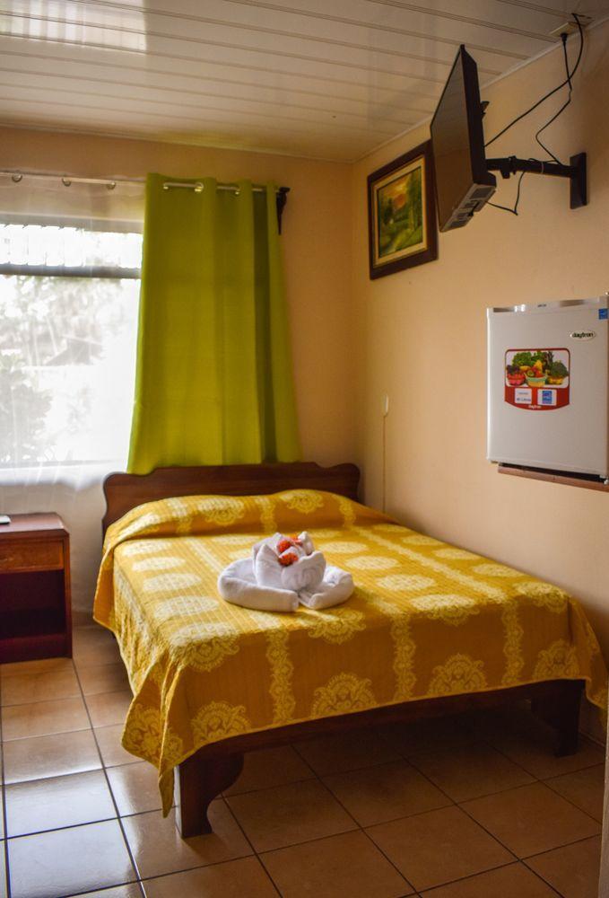 Hotel La Choza Inn La Fortuna Esterno foto